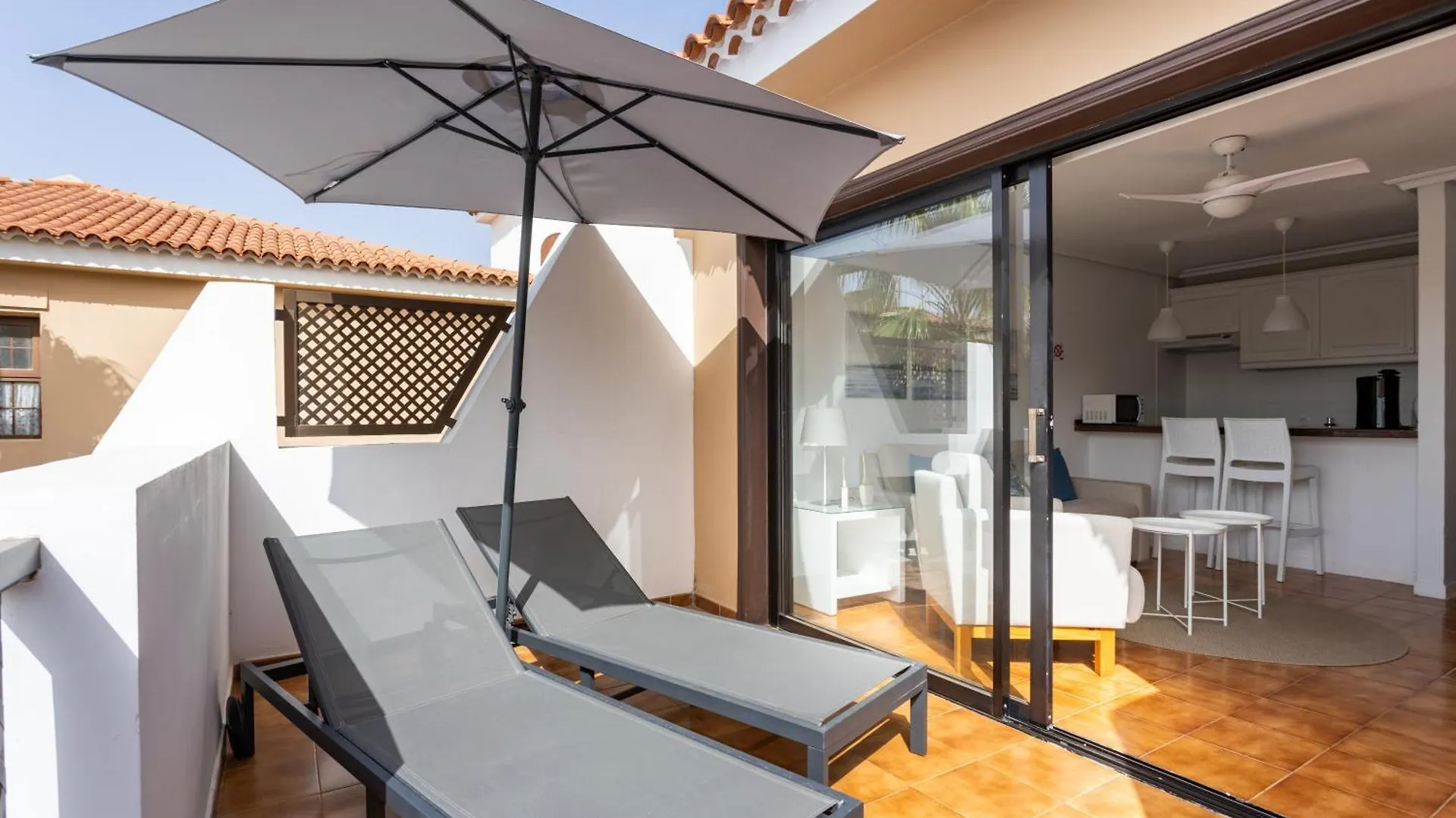 Home2Book Design Apt Pool & Terrace Golf Del Sur 산미겔데아보나 0*,  스페인